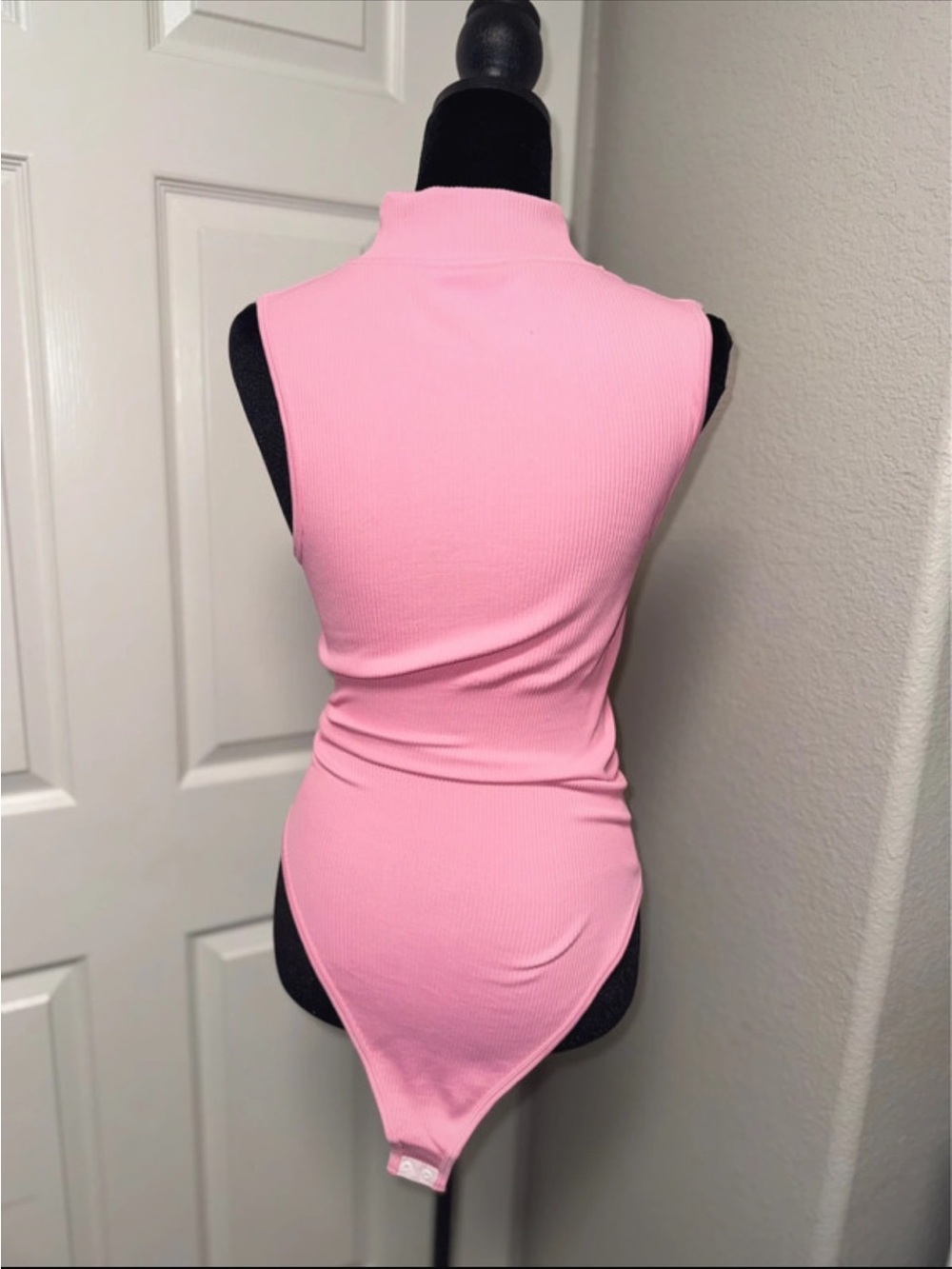 Sleeveless Pink Ribbed Zip-Front Bodysuit - Picture 2 of 3